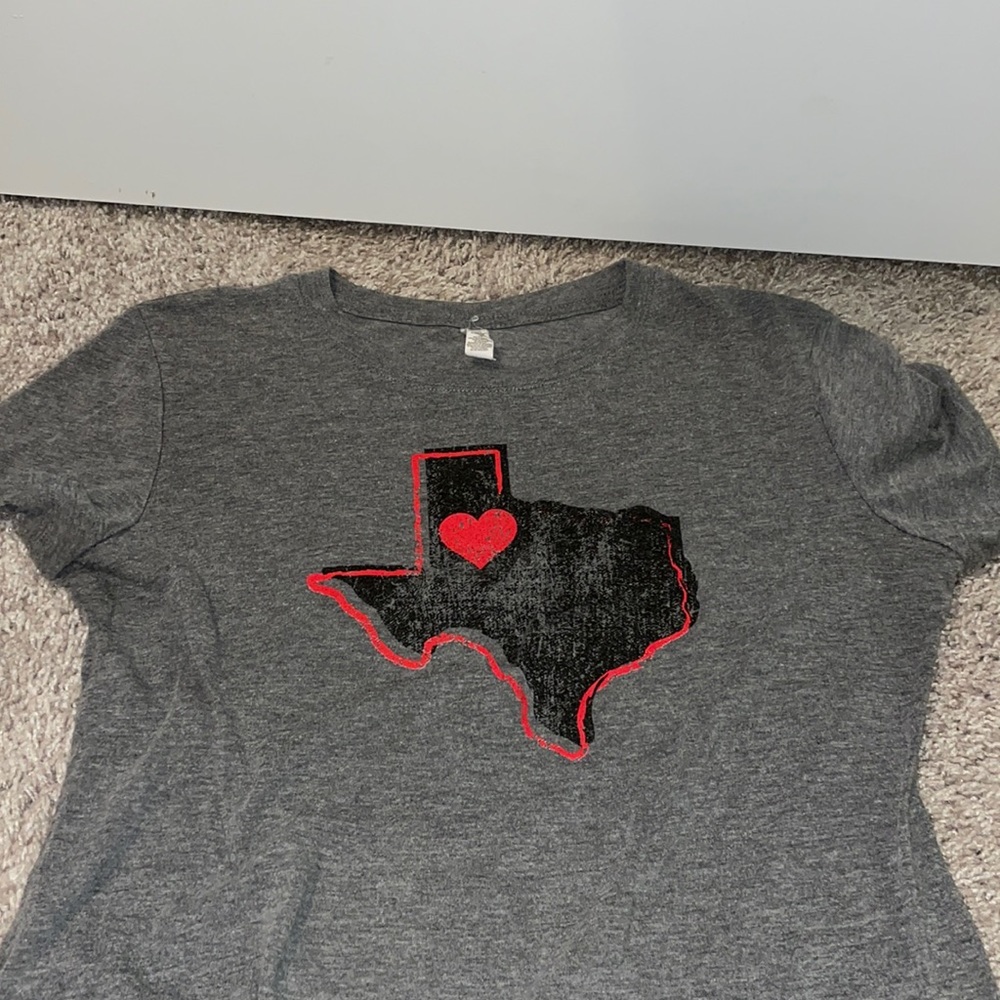 Graphic tee